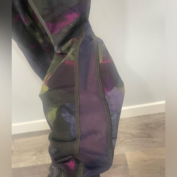 Lululemon tights size 6 - Picture 4 of 6